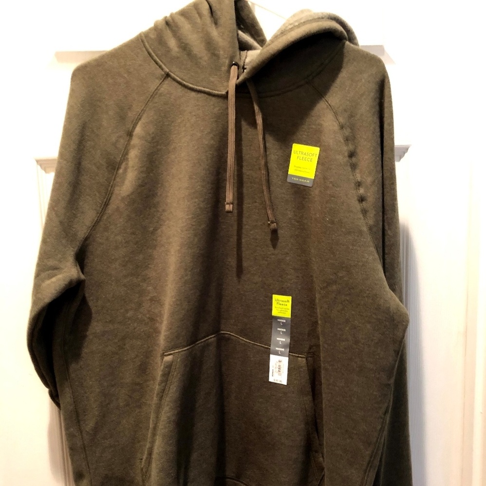 Brand new hoodie never wore it